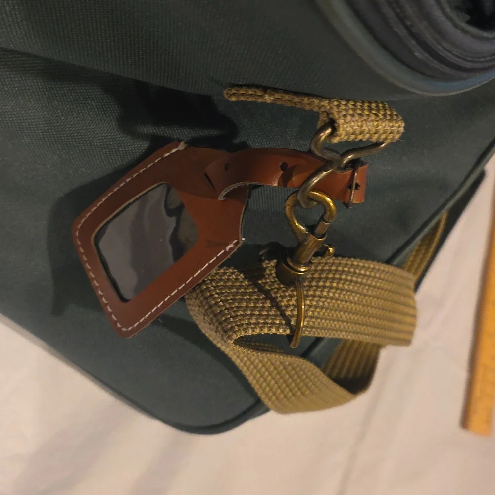 Lira By Ascot Large Travel Duffel Bag Green Tan‎ 23x10x12